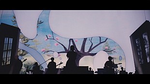 「ヨルシカ、『ヨルシカ LIVE 2024「前世」』BD＆DVDより「晴る」ライブ映像を公開」
