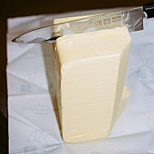 「羊文学、新曲「春の嵐」を突如リリース＆約2年ぶりニューアルバムのリリースも決定」1枚目/3