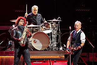 「ブルース・スプリングスティーン、新作伝記映画で描かれる“つらかった日々”を振り返る」