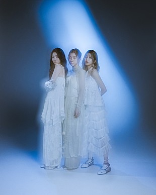 「IS:SUE、青い世界の中に佇む「コエ」アートワーク公開」