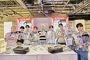 「&amp;TEAMが緊急お忍び訪問、K-POP総合デパート「D'PARTMENT」を楽しむ」