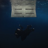 「ビリー・アイリッシュ、最新ALのジャパニーズ・アニヴァーサリー盤＆来日記念帯付き限定盤LPリリース決定」1枚目/2