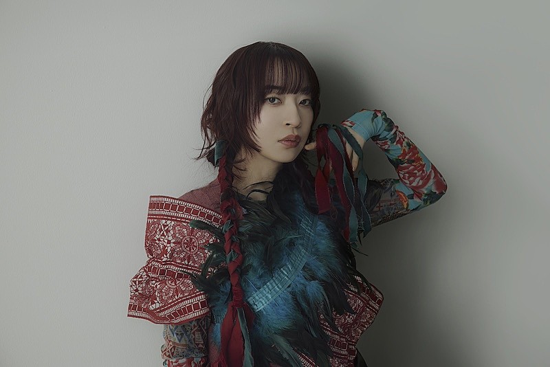 ヒグチアイ、“独り言”三部作の第一弾SG「エイジング」配信開始＆MV公開