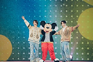 「King &amp; Princeの東京ドーム公演にミッキー登場、コラボの軌跡を収録した番組配信へ」