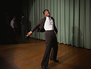 「ジョン・バティステ、ジャンルを超えた“ニュー・アメリカーナ”を描き出す新作『ビッグ・マネー』完成」