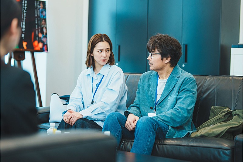 「「こんばんは、朝山家です。」「キレる中村アンと ひょうひょうとした小澤征悦がハマり役過ぎる」「陸先生(小島健)の笑顔と言葉遣いに癒やされた」」1枚目/1