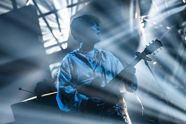 「＜ライブレポート＞光も影も音楽体験にして届ける――星野源が音で鳴らす物語【MAD HOPE】」1枚目/9