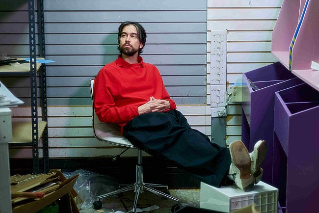 「アレックス・G、本日発売のニューAL『ヘッドライツ』より「Oranges」ヴィジュアライザー公開」1枚目/2