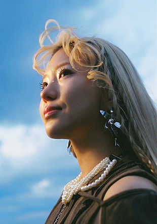 「YonYon、1stアルバムリリース決定＆新曲「Busy Girl」先行配信リリース」