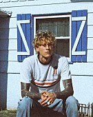 「mgk、夏のドライブにぴったりな新曲「miss sunshine」のMV公開」1枚目/2