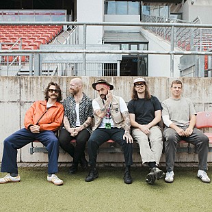 「アイドルズ、新曲「Rabbit Run」をダーレン・アロノフスキー監督の新作映画『Caught Stealing』に提供」