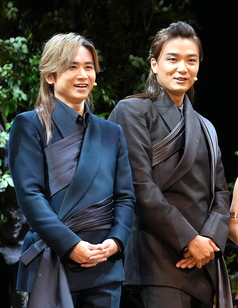 「堂本光一、舞台終盤では「衣装がビリビリになっているかも」 再タッグの井上芳雄「光一くんを取り巻く状況が変わっていった」」1枚目/1