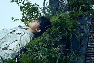 「Tani Yuuki、新曲「万有引力」8/8配信リリース決定＆デビュー5周年を祝うフリーライブ本日より開催」