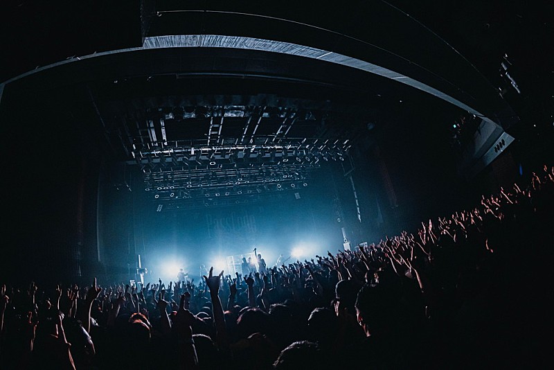 「PassCode、最新アルバム『INSIGNIA』を引っ提げたツアー完走　ファイナル公演の公式レポ到着」1枚目/6