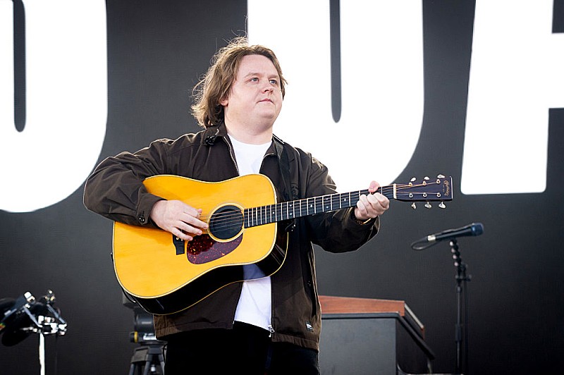 ルイス・キャパルディ、カルヴィン・ハリスとのコラボがリリースされなかった理由を明かす