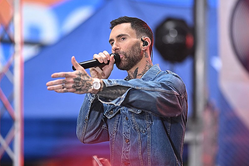 マルーン5のアダム・レヴィーン、娘たちとオリヴィア・ロドリゴのライブに参戦し“圧倒”されたと語る