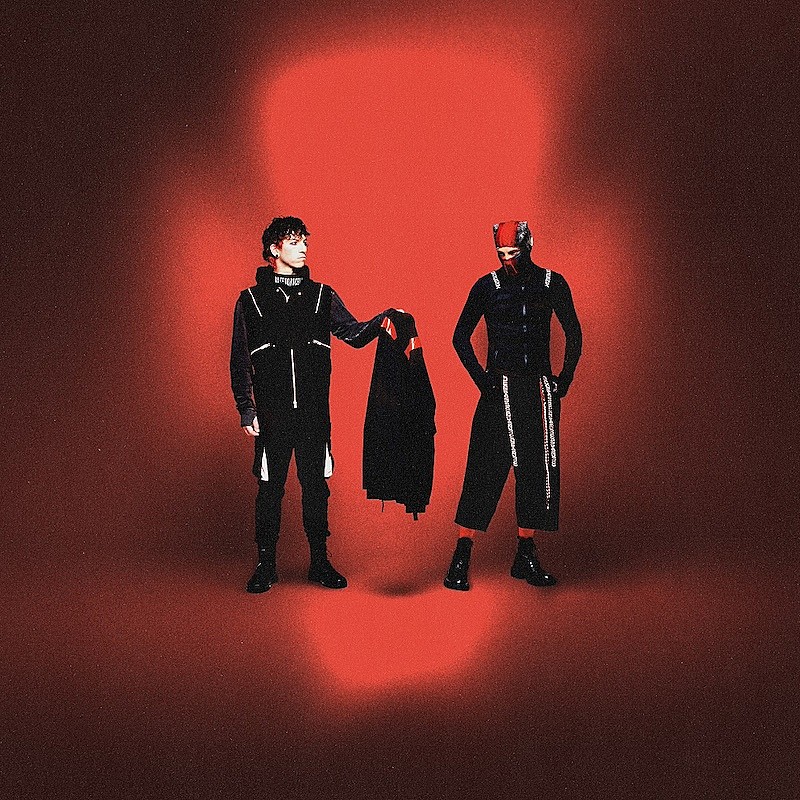 「トゥエンティ・ワン・パイロッツ、9/12リリースニューAL『Breach』より先行配信SG「Drum Show」リリース&MV公開」1枚目/2