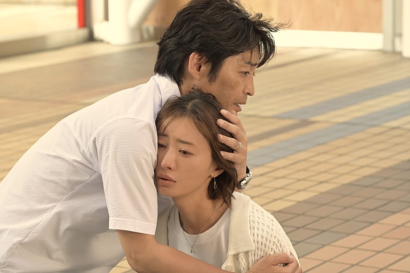 「「奪い愛、真夏」“真夏”松本まりかの元不倫相手に衝撃事実 「“時夢”安田顕が抱き寄せるシ－ンは泣いた」」1枚目/1