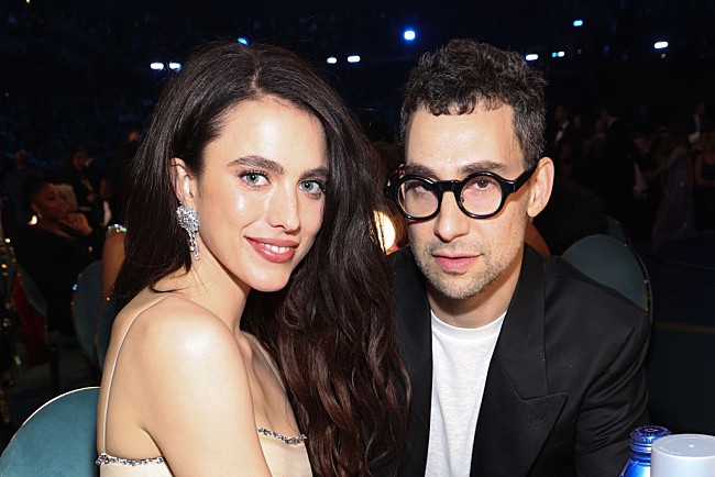 「ジャック・アントノフ、妻マーガレット・クアリー出演映画『Honey Don’t!』サントラを手がける」1枚目/1