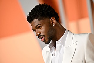 「リル・ナズ・X、米LAでの警察官に対する暴行など4件の重罪容疑で無罪を主張」