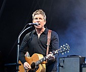 「ノエル・ギャラガー、オアシス再結成ツアーのセットリストを変更するかについて語る」1枚目/1