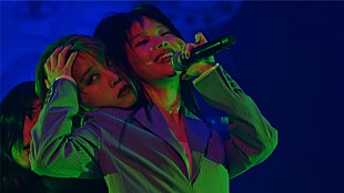 「アイナ・ジ・エンド、ワンマンツアー【ハリネズミスマイル】より「Love Sick」ライブ映像先行公開」