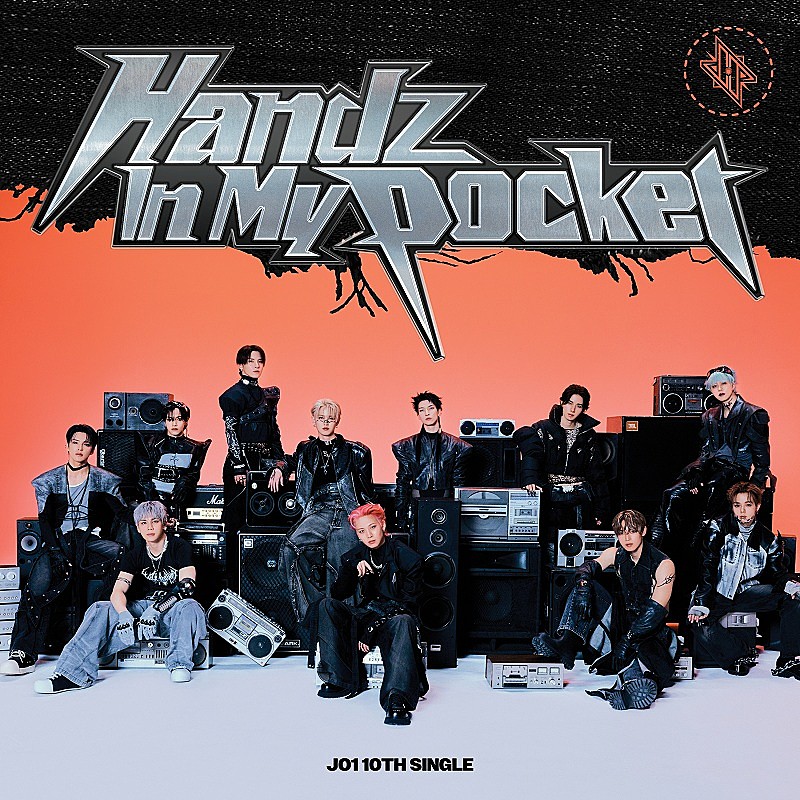 「<初回限定盤A(CD+DVD)>
(C)LAPONE ENTERTAINMENT」2枚目/4