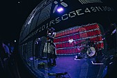 「＜ライブレポート＞Widescreen Baroqueが初ライブを開催　謎めく存在感の2人、映像、音楽が生み出した異世界」1枚目/13