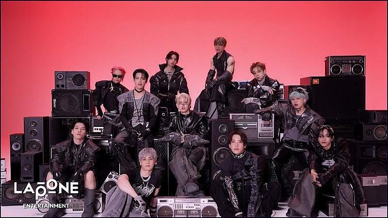 JO1、アートワーク撮影風景を収めたニューシングル『Handz In My Pocket』ハイライトメドレー公開