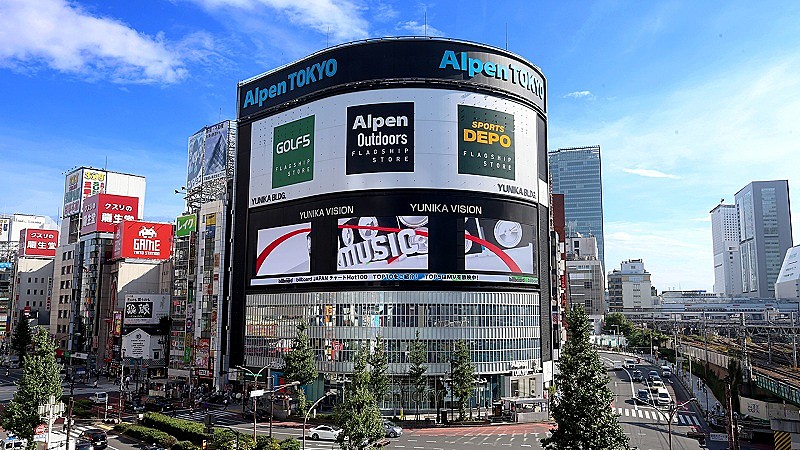 NEWS、「JAPANEWS」「Sweet Martini」ライブ映像を新宿・ユニカビジョンで放映決定