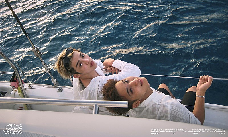 「SEVENTEENのユニット・CxM、自然な姿を捉えた『HYPE VIBES』オフィシャルフォト「BUDDY」公開」1枚目/9