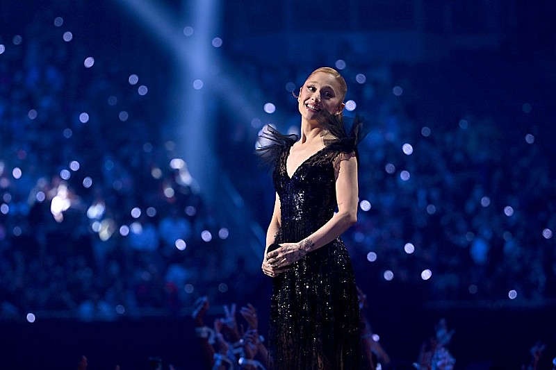 アリアナ・グランデ、【エターナル・サンシャイン・ツアー】追加日程発表 