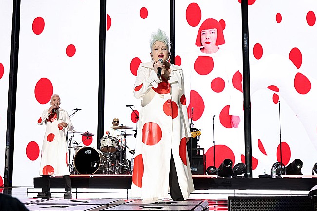 「シンディ・ローパー／アース・ウィンド＆ファイアーを称える特別番組『グラミー・サルート』放送決定」1枚目/1