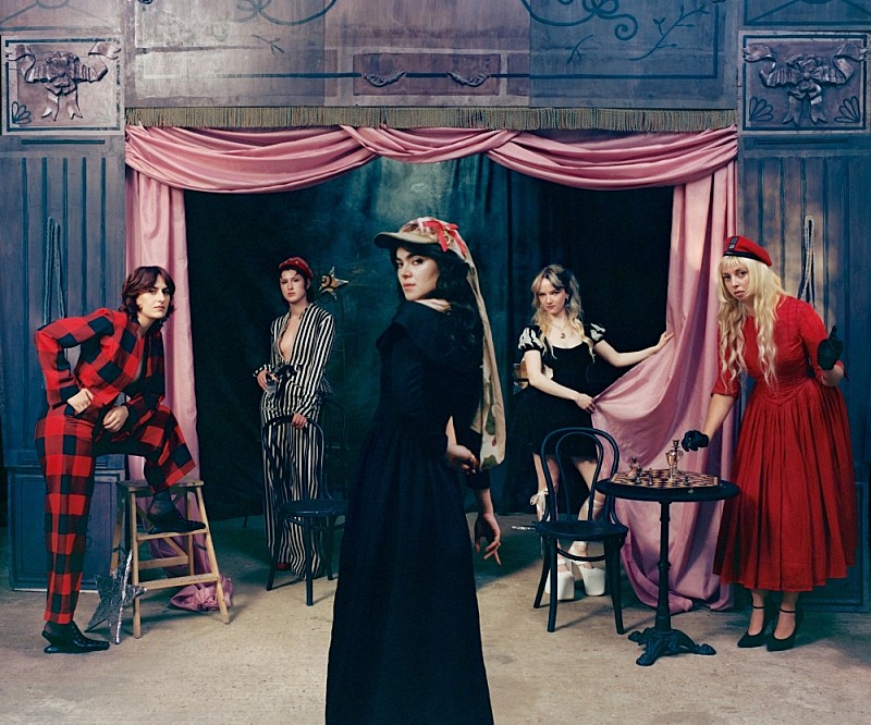 「Photo: Laura Marie Cieplik」2枚目/2