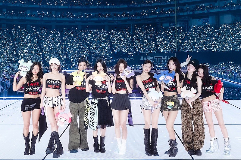 TWICE、全国で40万人を魅了した【TWICE <THIS IS FOR> WORLD TOUR IN JAPAN】東京ドームにて終演　サプライズ発表の連続にファン歓喜