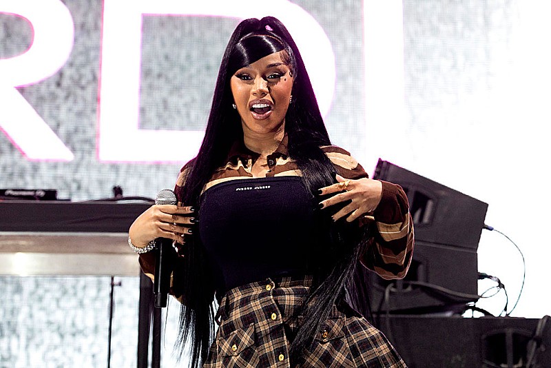 妊娠発表のカーディ・B、来年のツアーには影響しないと宣言「開脚も宙返りもやってみせる」 