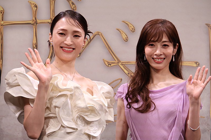 「望海風斗＆明日海りお、エリザベ－ト役に「今でも不思議な感じ」 古川雄大、3度目のト－ト役で「寝ている間も稽古をしている」」1枚目/1