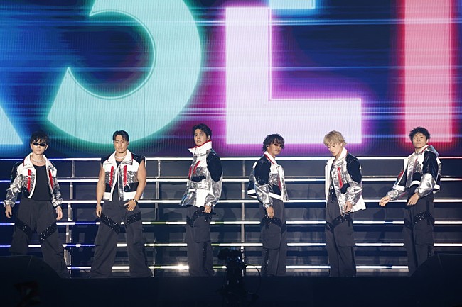 「GENERATIONSのアリーナツアー【6IX SENSE】開幕、ドキュメンタリー映画の公開を発表」1枚目/12