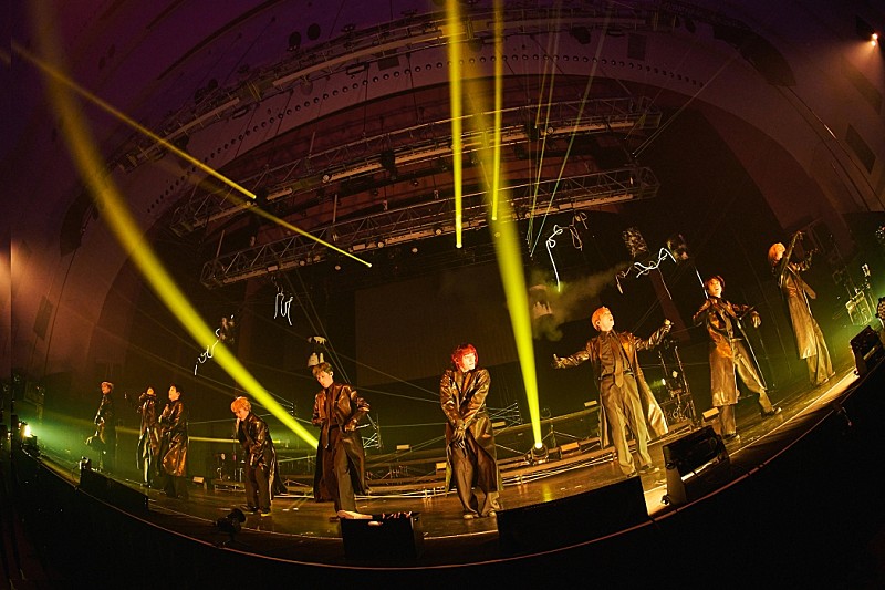 ＜ライブレポート＞SUPER★DRAGON、10年の蓄積をBLUEと分かち合ったツアーファイナル「9人とBLUEと武道館も東京ドームも、その先も一緒に行きたい」