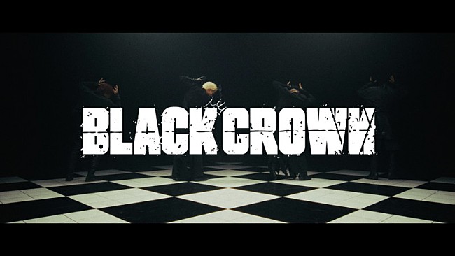 「OWVデビュー5周年、ダークヒーローのような闘志を「BLACK CROWN」MVで表現」1枚目/6