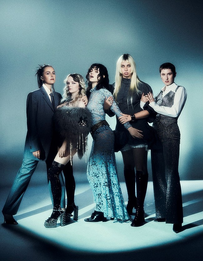 「ザ・ラスト・ディナー・パーティー、新曲「Second Best」で愛する人への葛藤を歌う」1枚目/2