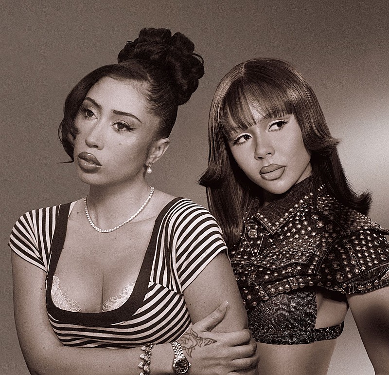 「カリ・ウチス、最新ALのDX版『シンシアリー：P.S.』よりマライア・ザ・サイエンティストとのコラボ解禁」1枚目/1