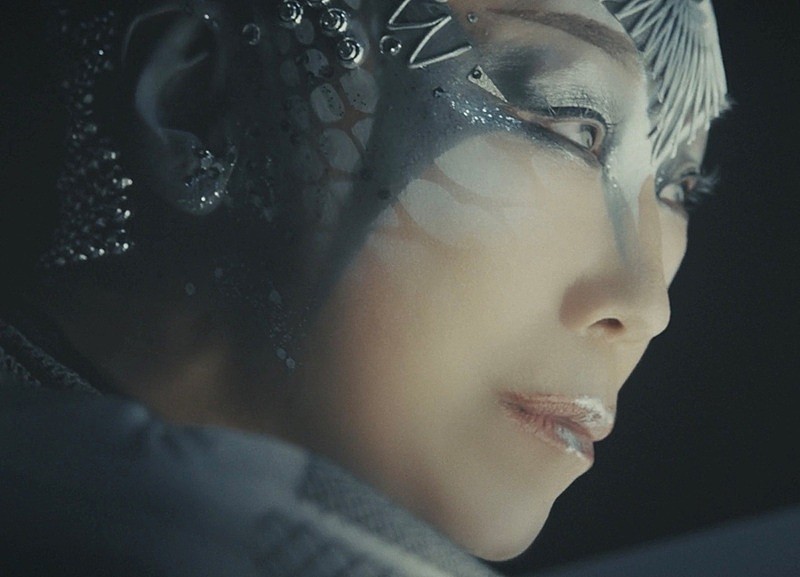 松任谷由実、ニューAL『Wormhole / Yumi AraI』を象徴する重要なナンバー「DARK MOON」配信＆MV公開