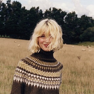 「メイジー・ピーターズ 、2年ぶりの新曲「You You You」＆「Audrey Hepburn」同時リリース」