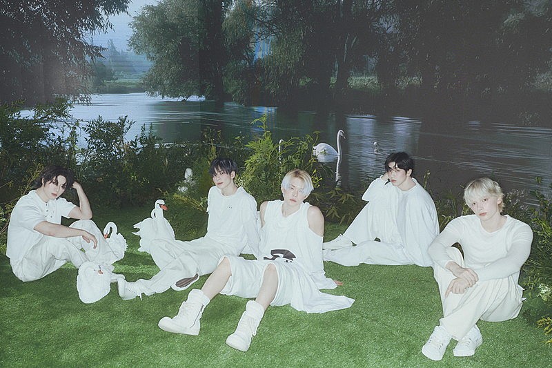 「TOMORROW X TOGETHER」2枚目/2