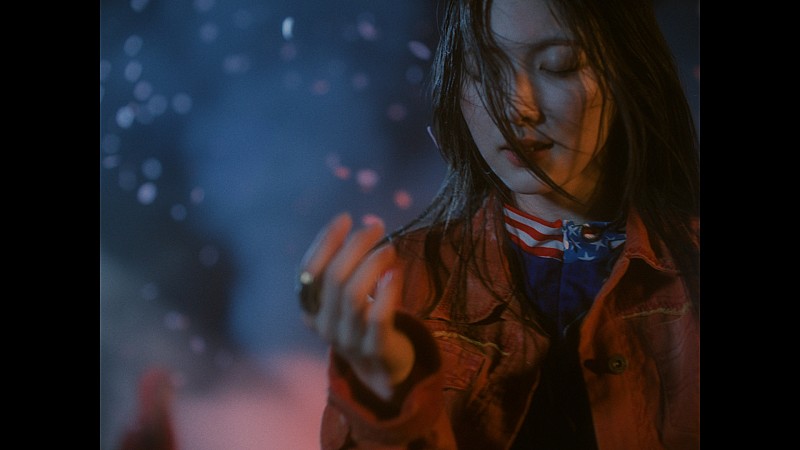 櫻坂46、ミドルテンポな曲調と切ない歌詞が特徴のBACKS楽曲「木枯らしは泣かない」MVで葛藤する様を表現