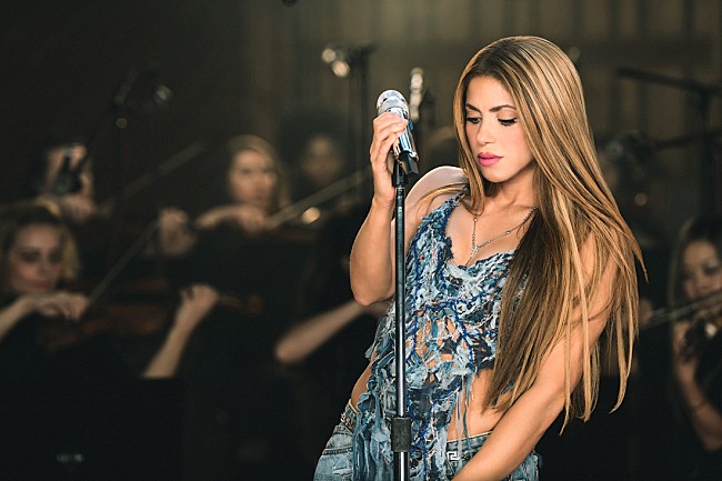 「シャキーラ、「ヒップス・ドント・ライ」をエド・シーラン＆ビエーレと披露」1枚目/2