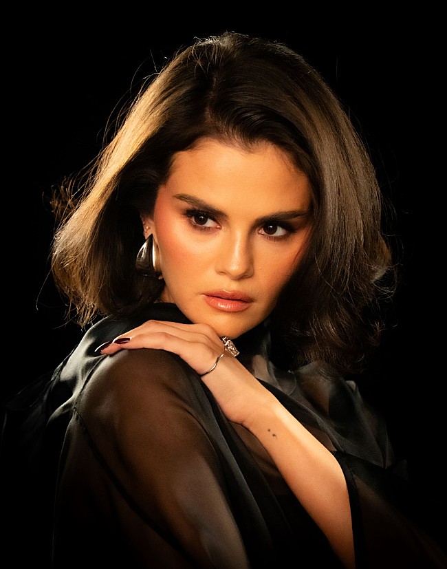 「セレーナ・ゴメス、優しく寄り添う新曲「In The Dark」MV公開」1枚目/2