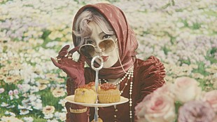 「平手友梨奈、恋愛をユーモラスに表現した「失敗しないメンヘラの育て方」MV公開」