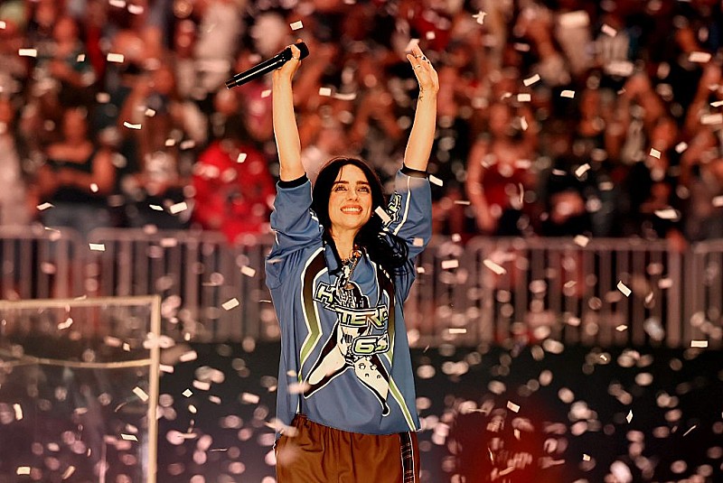 ビリー・アイリッシュ、「BIRDS OF A FEATHER」がお蔵入りになりそうだったと明かす 